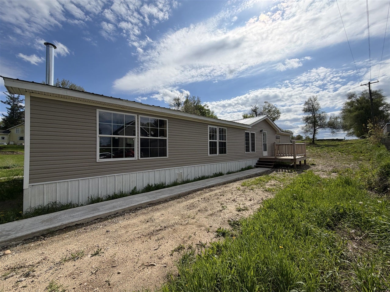 1040 Main Drive — photo