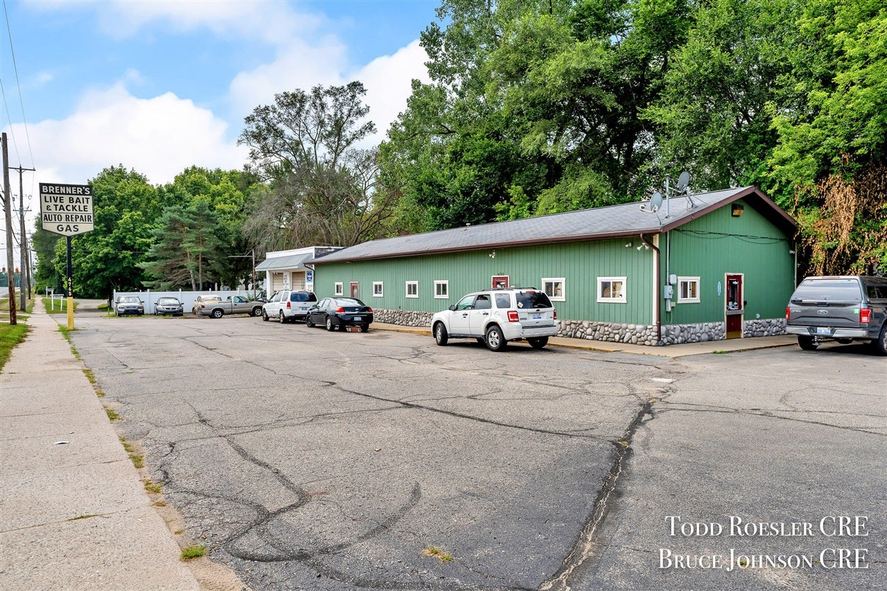 4765 West River Drive — photo