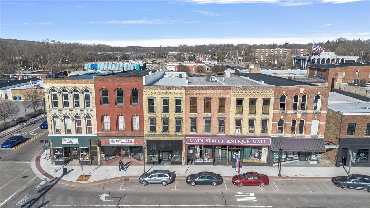 105 E Main Street — photo