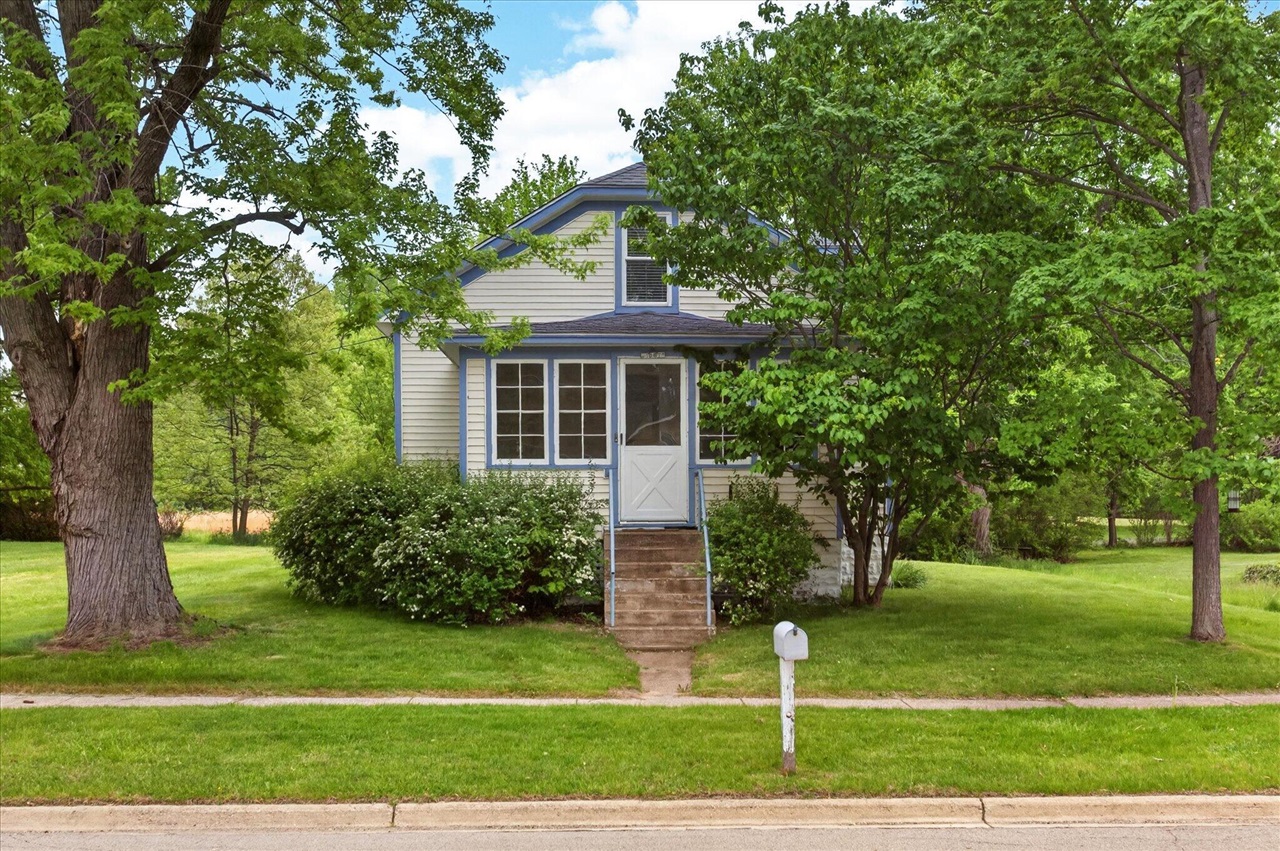 1007 W Detroit Street — photo