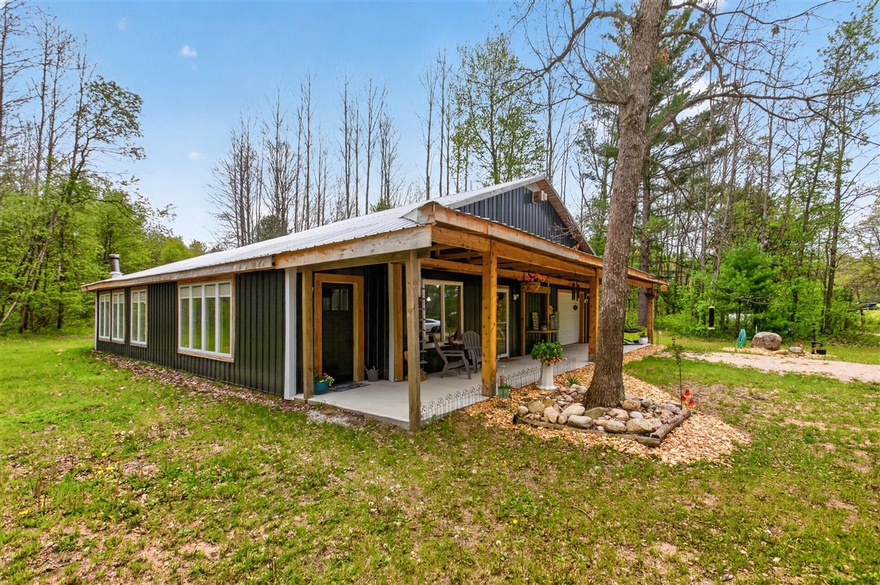 4850 E US Highway 10 — photo