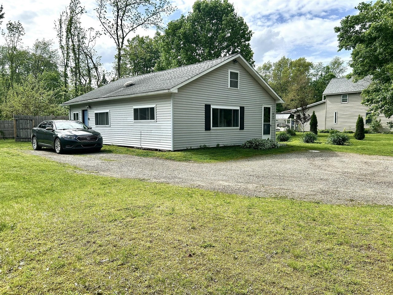 457 S Burr Oak Road — photo