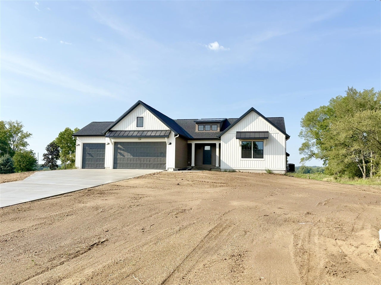 739 Goldenfield Drive — photo