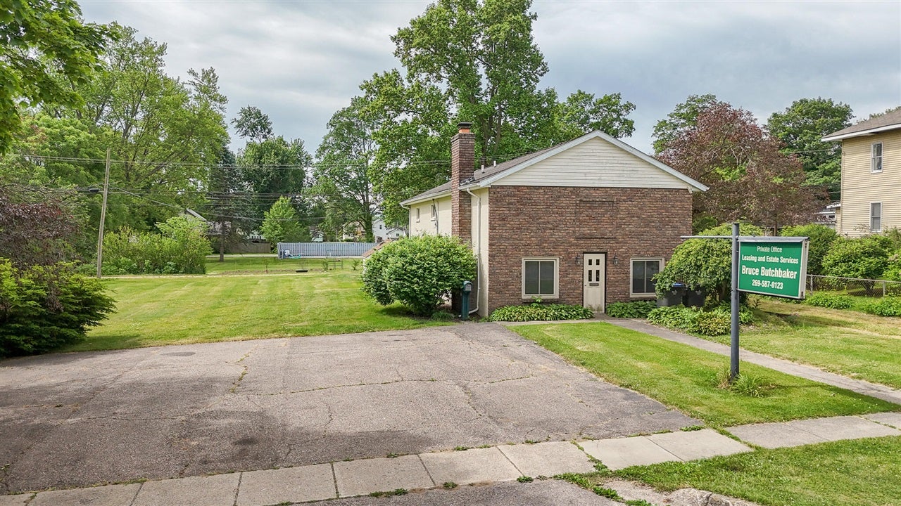 418 E Main Street — photo