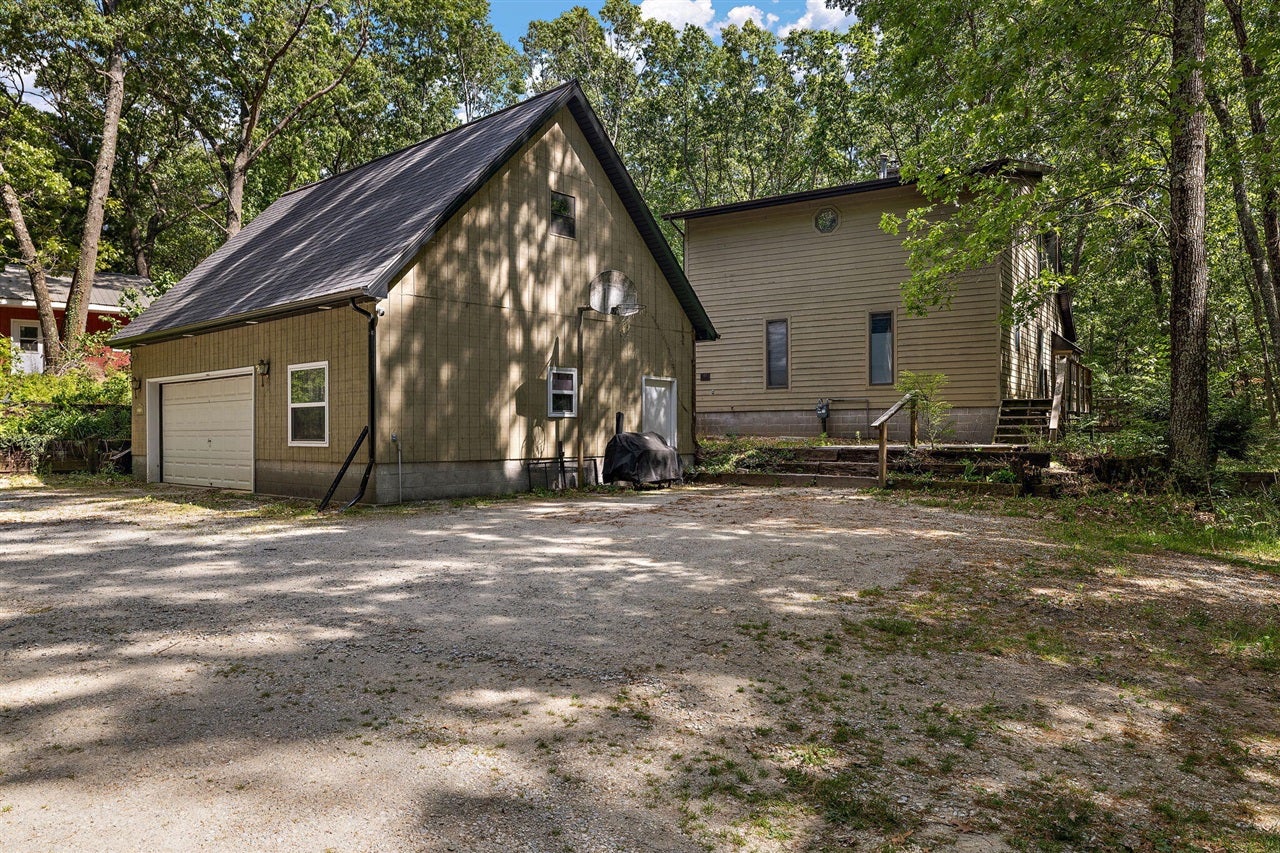 2713 E White Lake Drive — photo