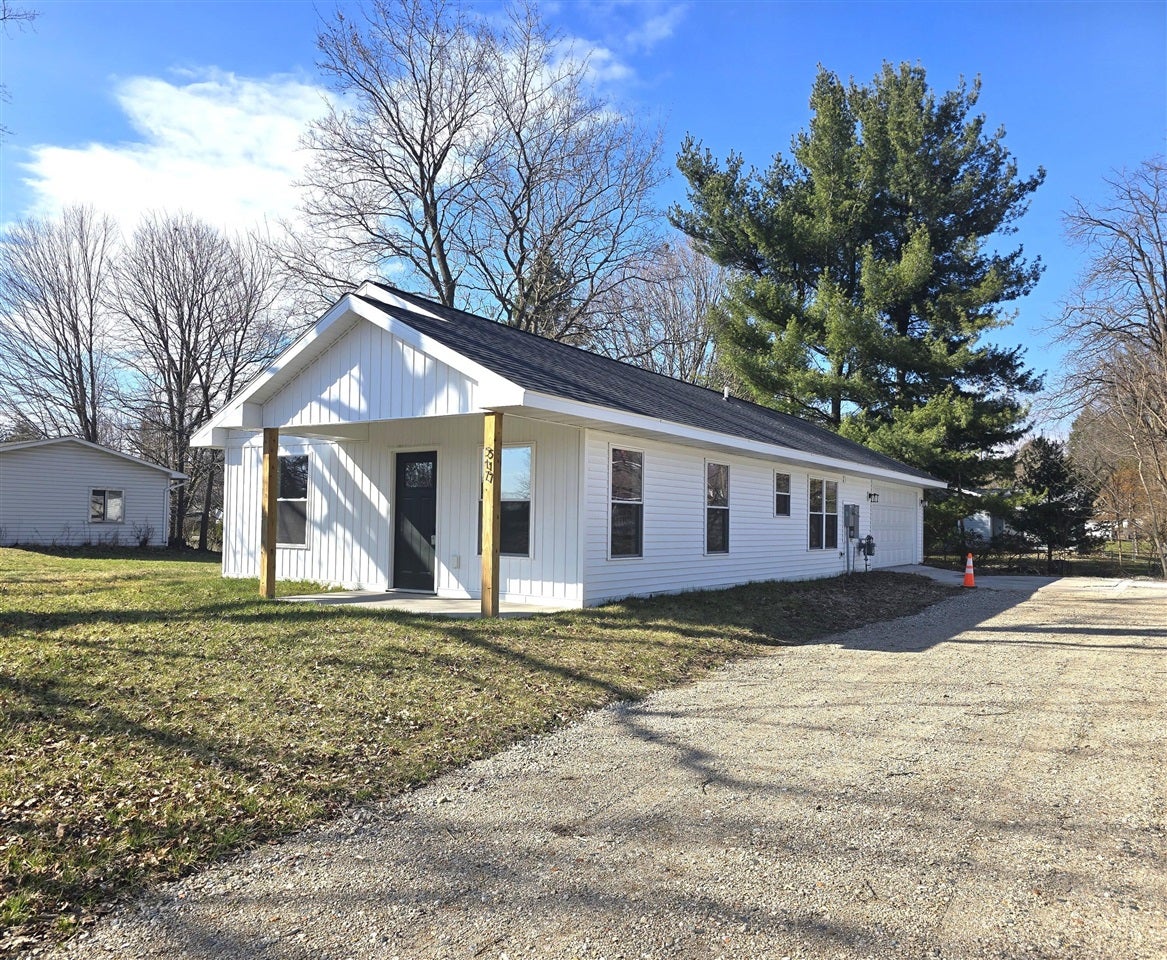 517 E State Road — photo
