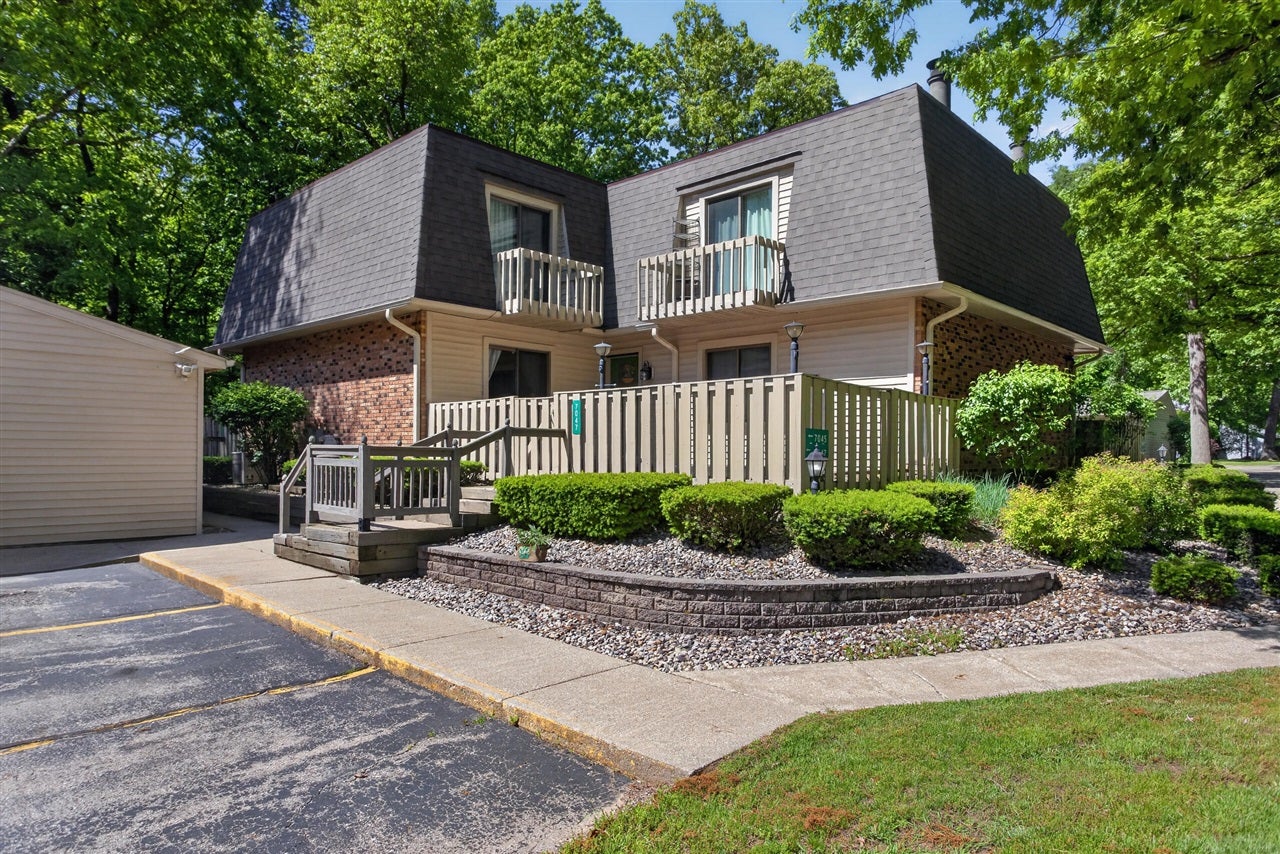 7047 Mckay Road — photo