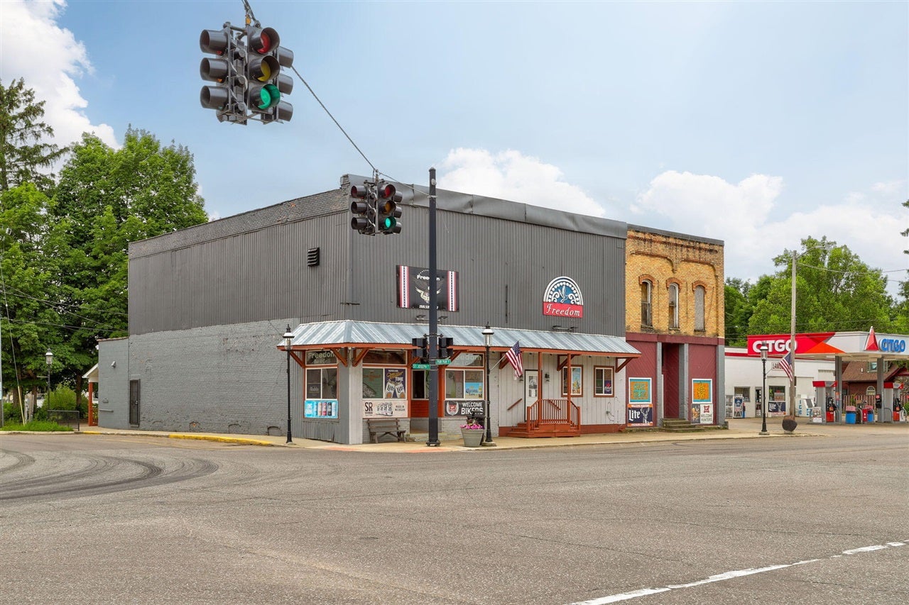 101 W Saint Joseph Street — photo