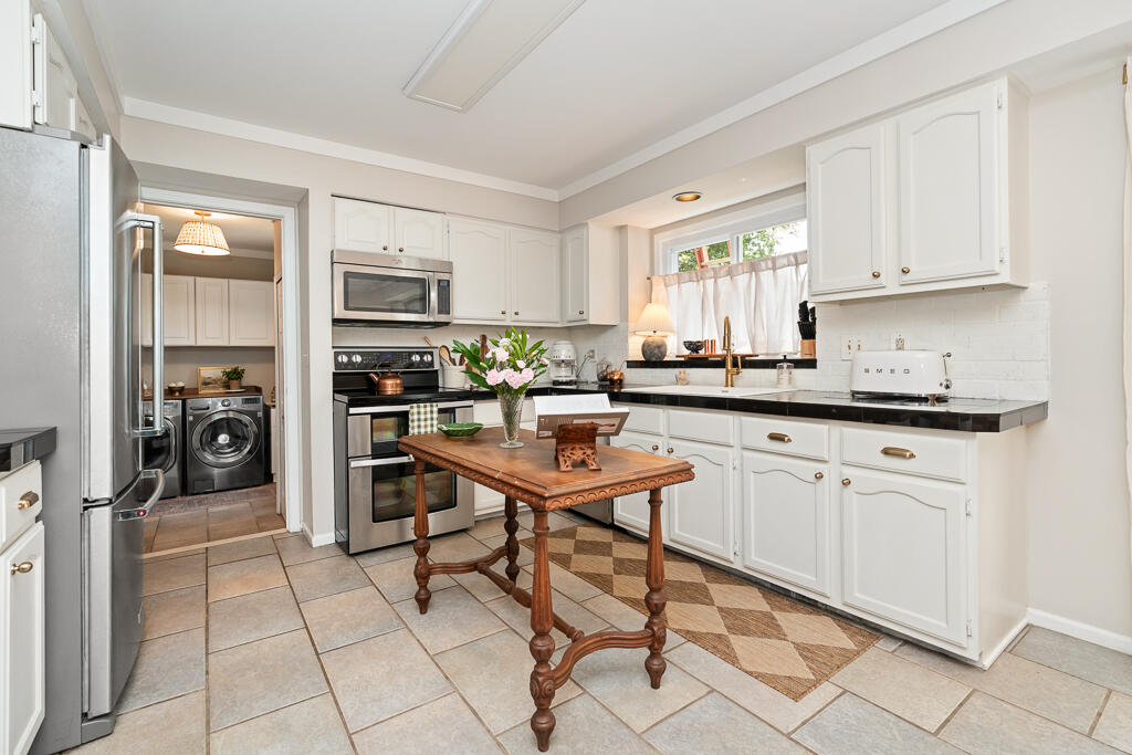 2805 Powderhorn Ridge Road, Rochester Hills, MI 48309 — photo 3