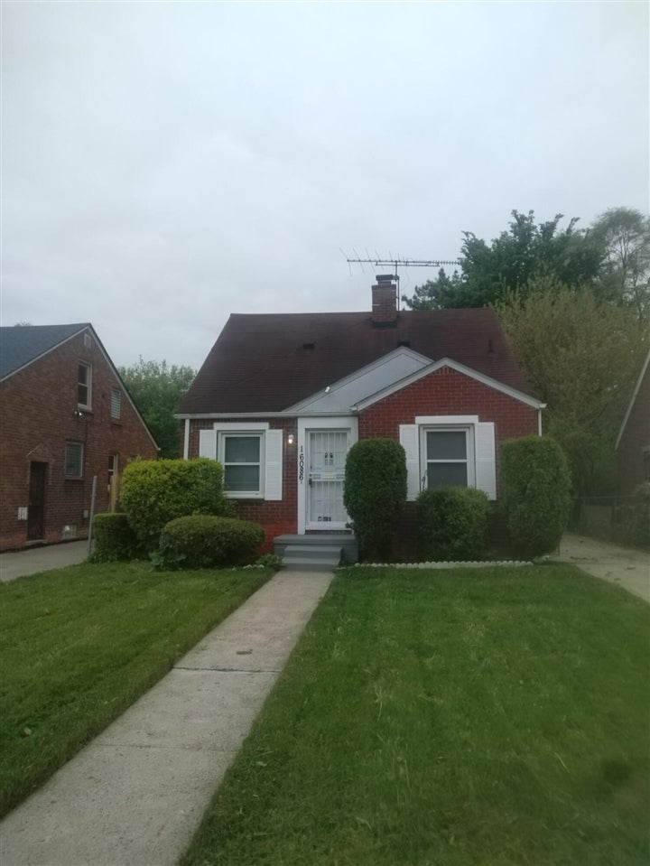 16086 Carlisle Street — photo