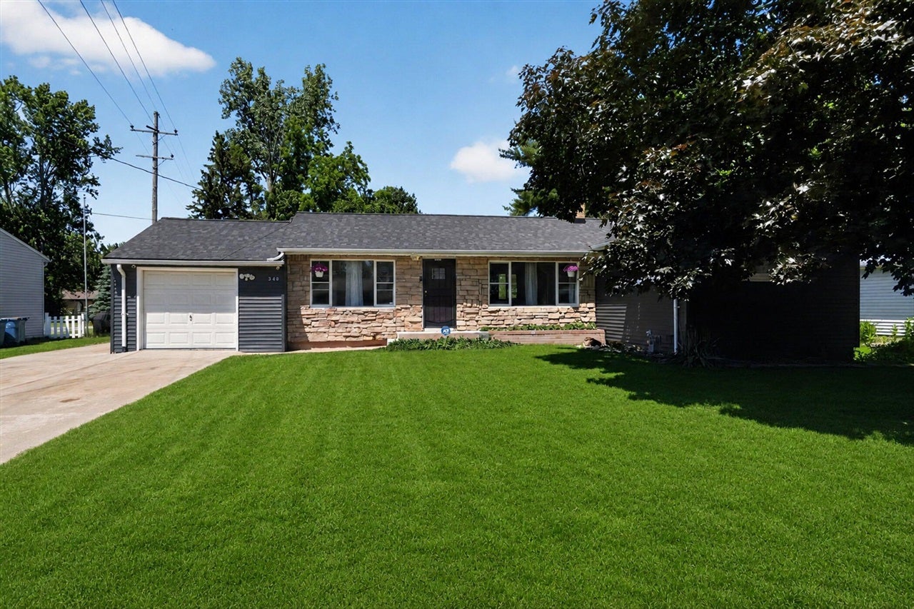 340 Lakeshore Drive — photo