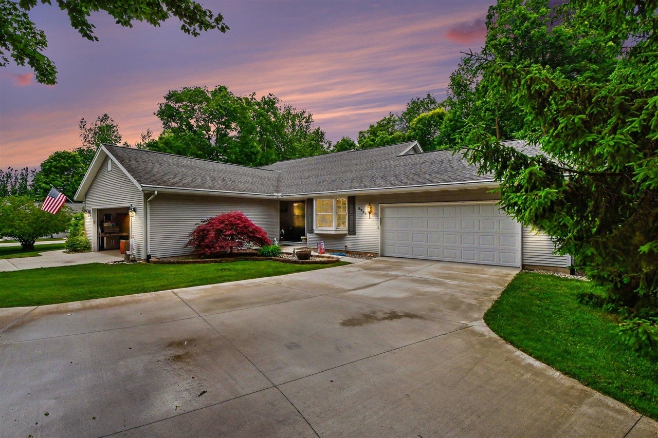 6920 Beechwood Drive — photo