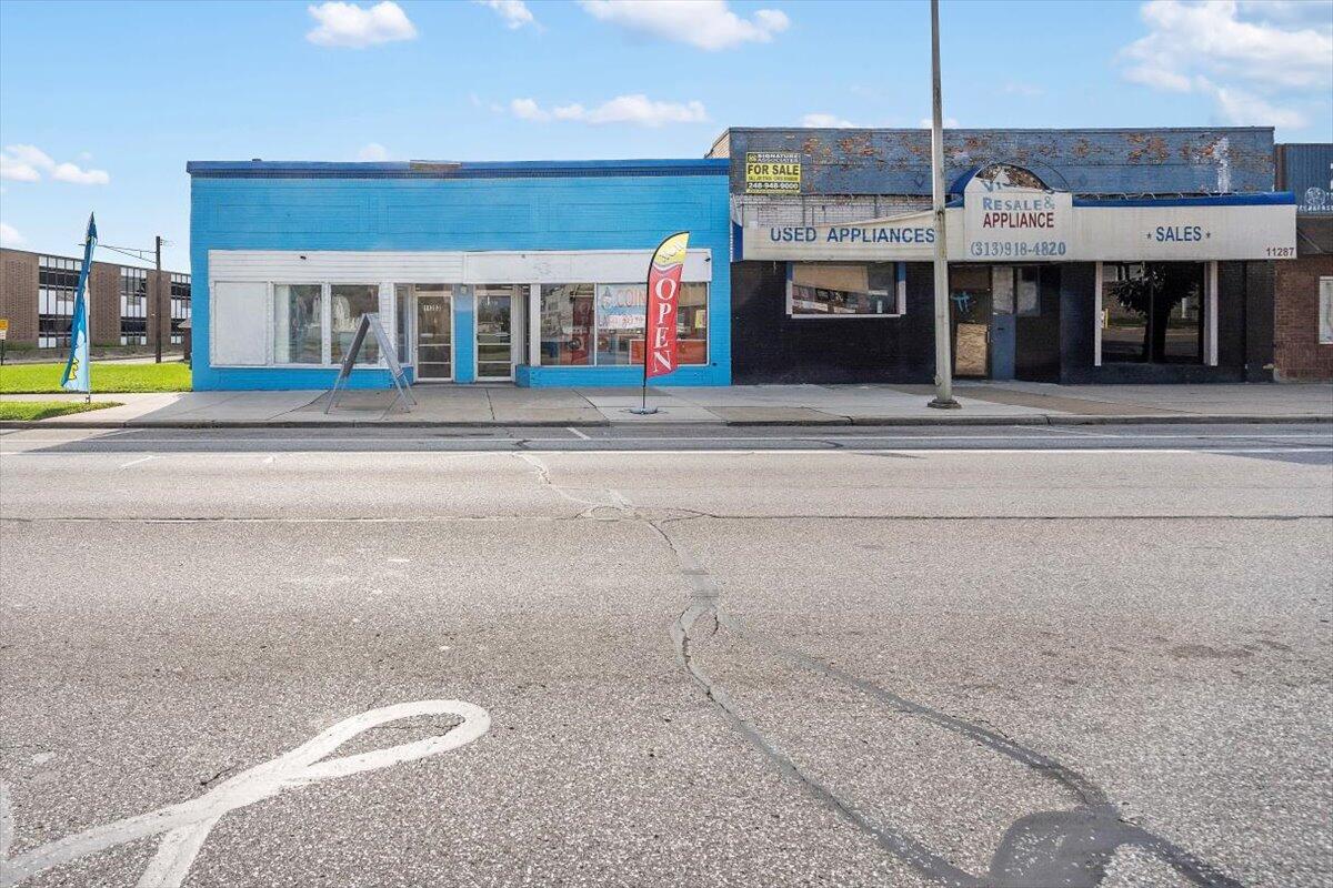 11283 W Jefferson Avenue — photo