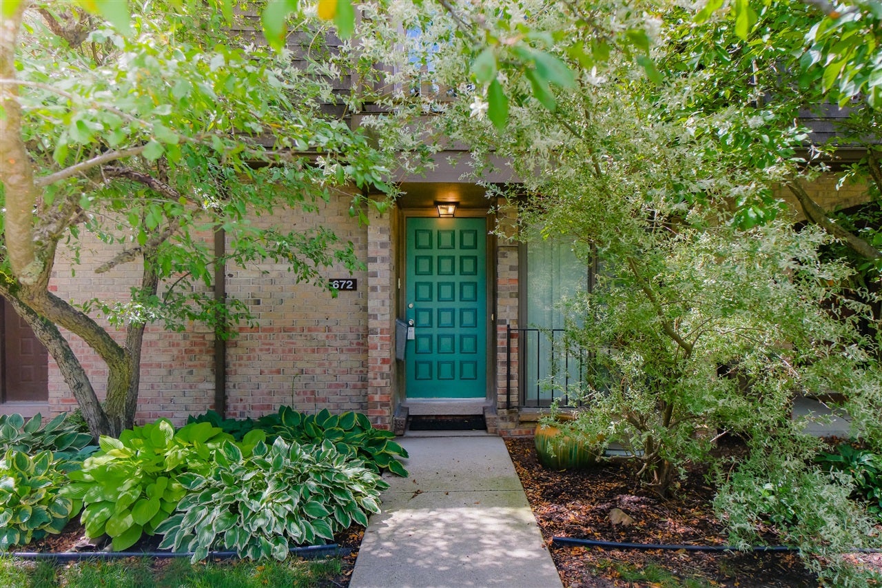 672 Greenhills Drive — photo