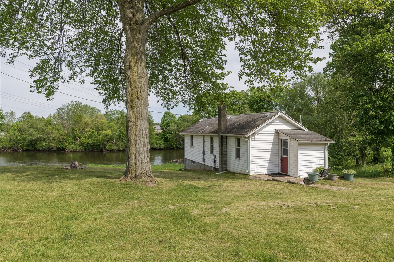 810 S Constantine Street, Three Rivers, MI 49093 — photo 2