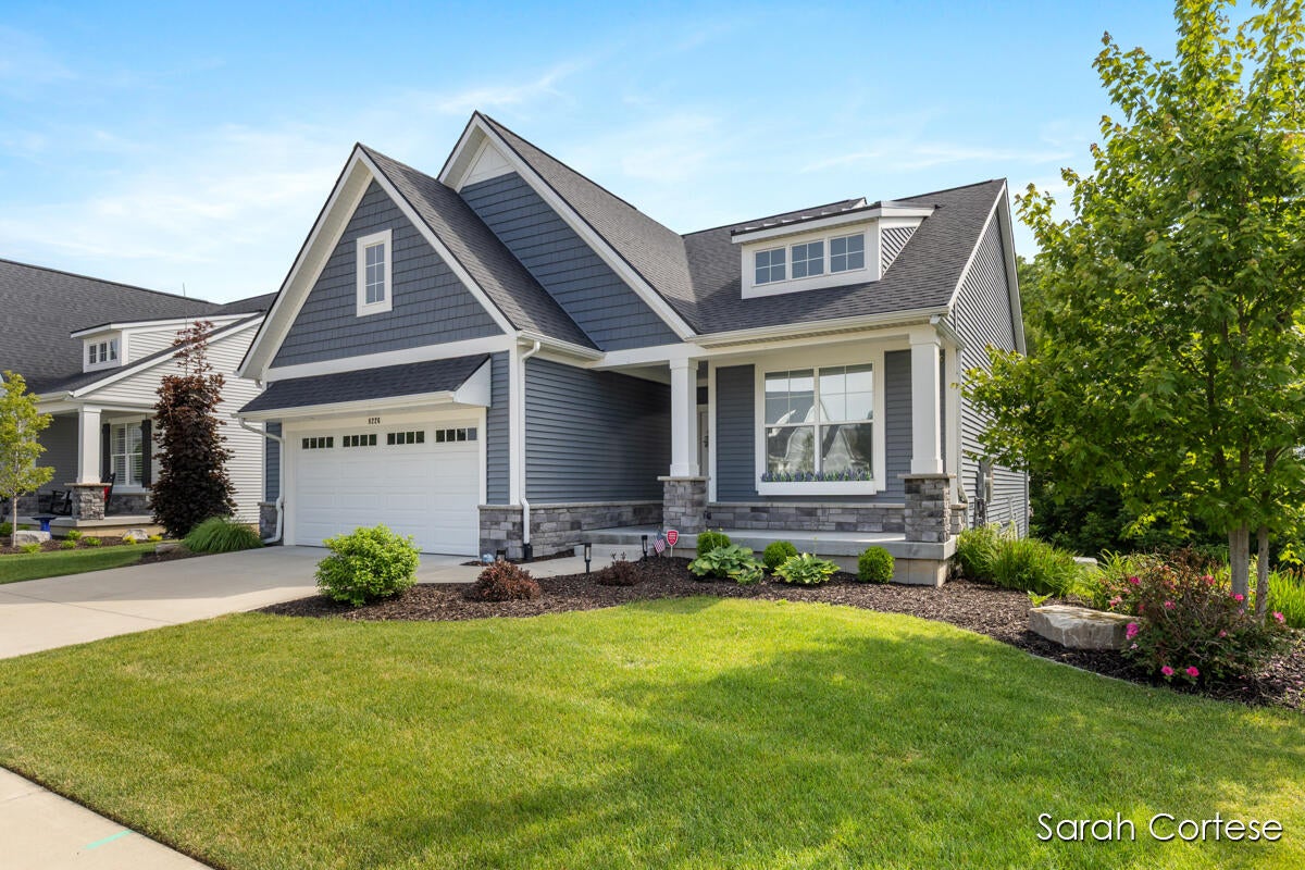 8226 Railview Court — photo