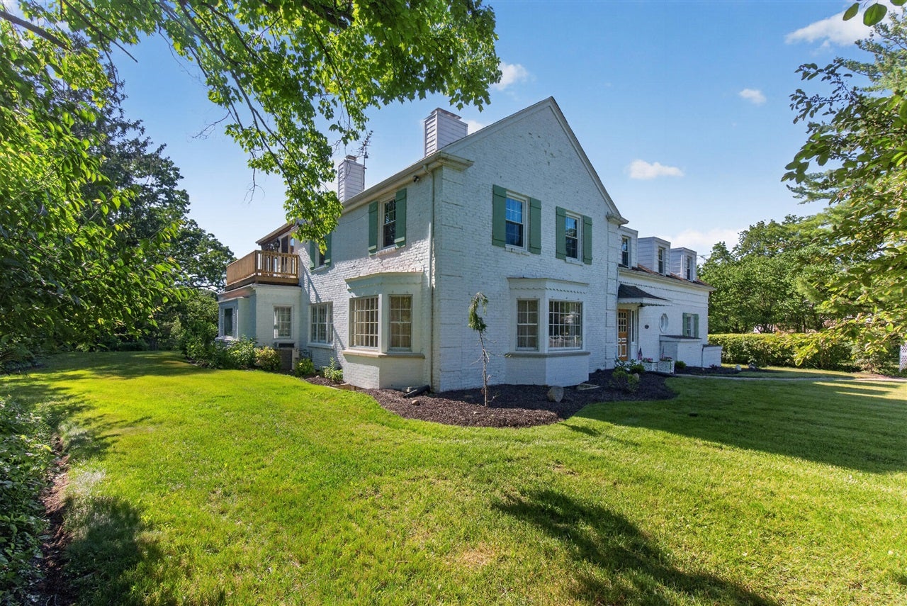 5050 Browns Lake Road — photo