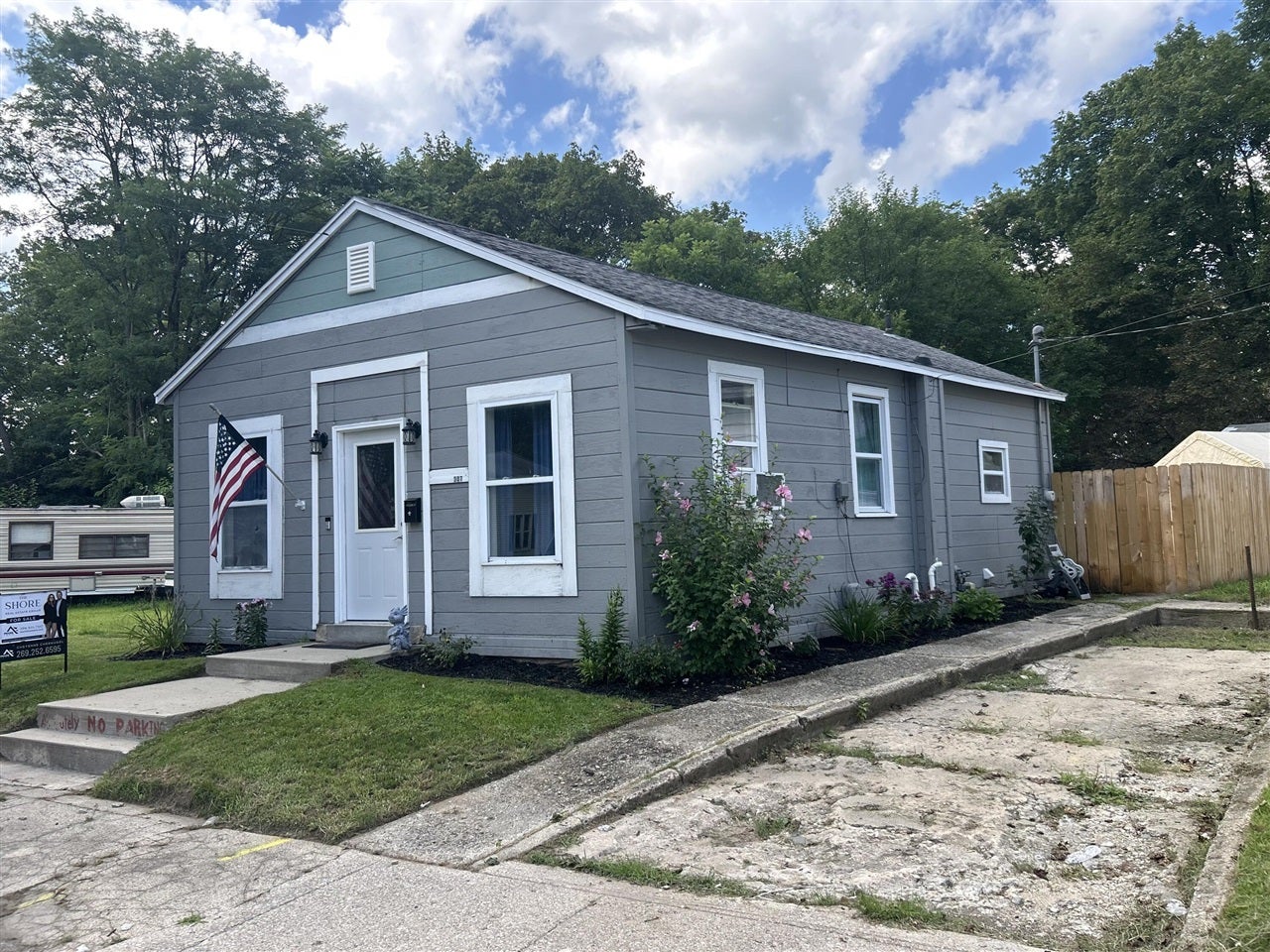 307 E Telegraph Street — photo