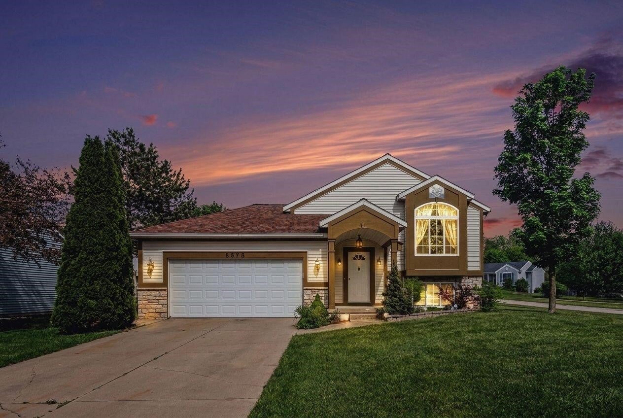 6878 Lake Bluff Drive — photo