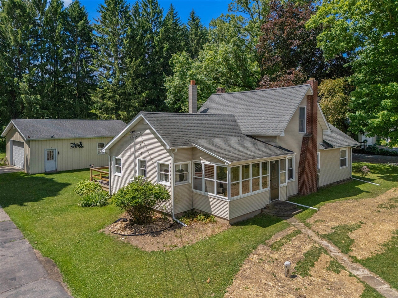 101 Hanover Court — photo