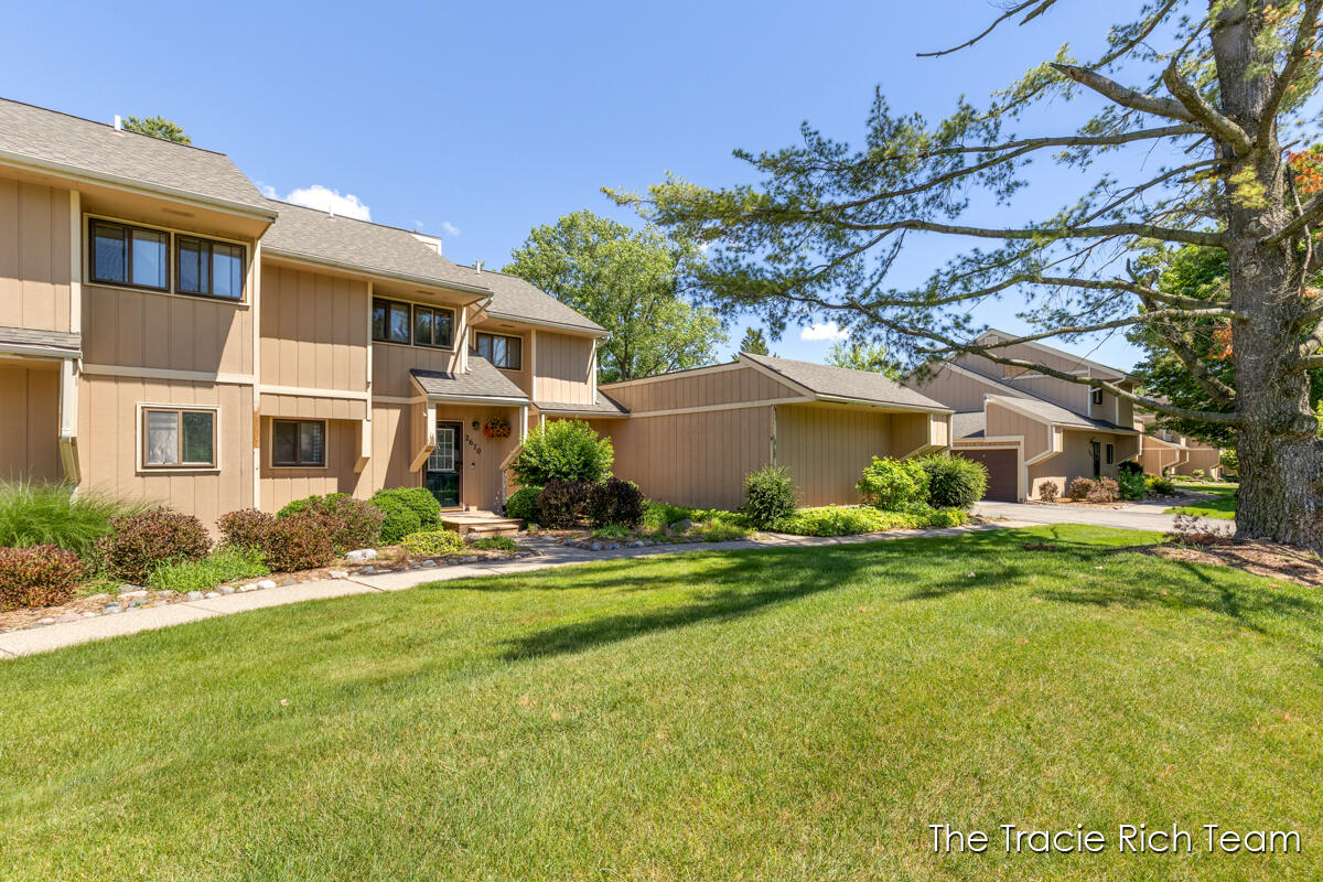 2670 Ridgecroft Drive, Grand Rapids, MI 49546 — photo 3