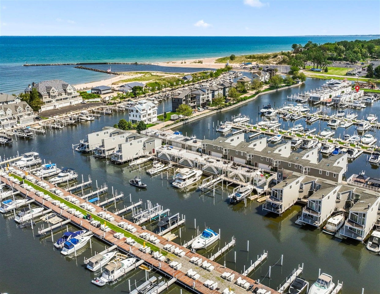 19 Lighthouse Point — photo
