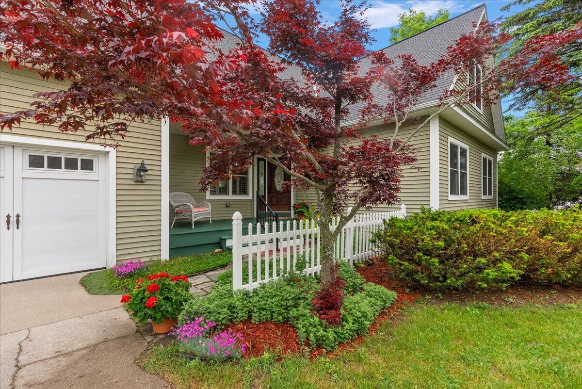 3162 Greenfield Drive — photo