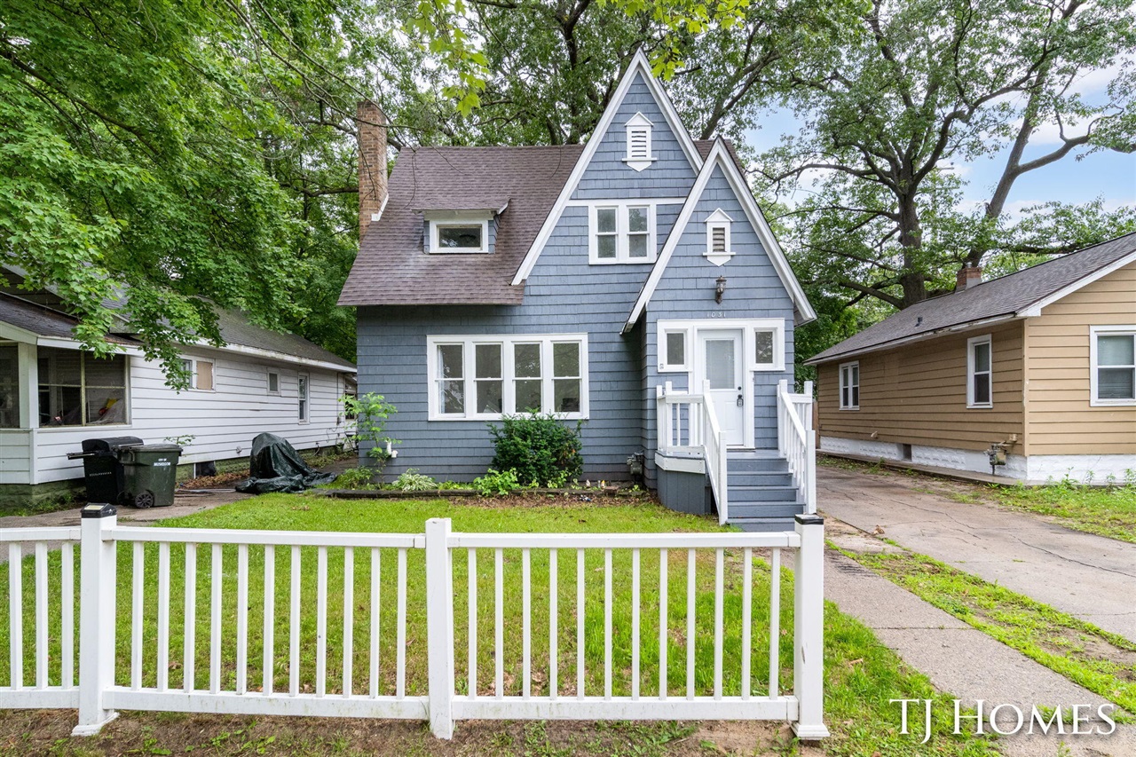 1031 Ada Avenue — photo