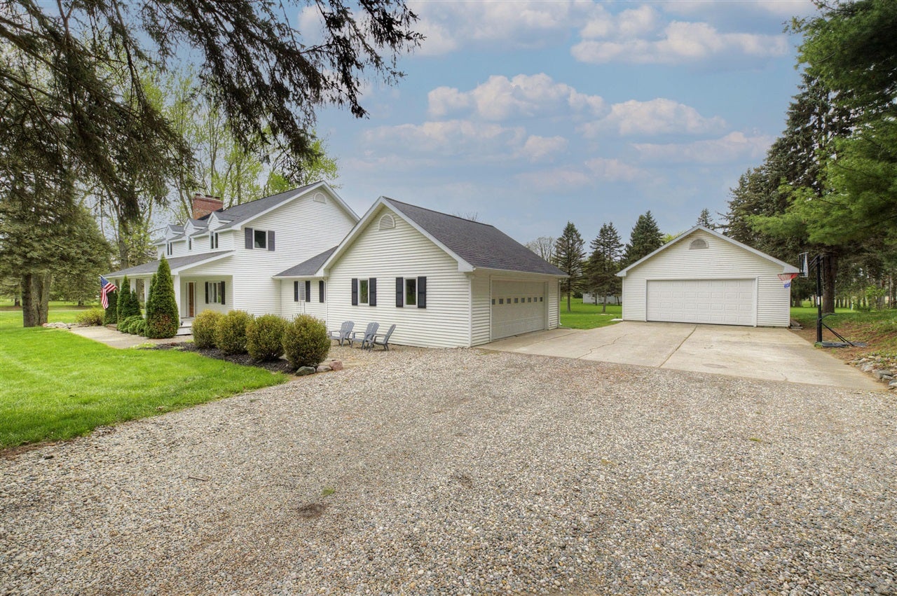 6121 Saline Waterworks Road — photo