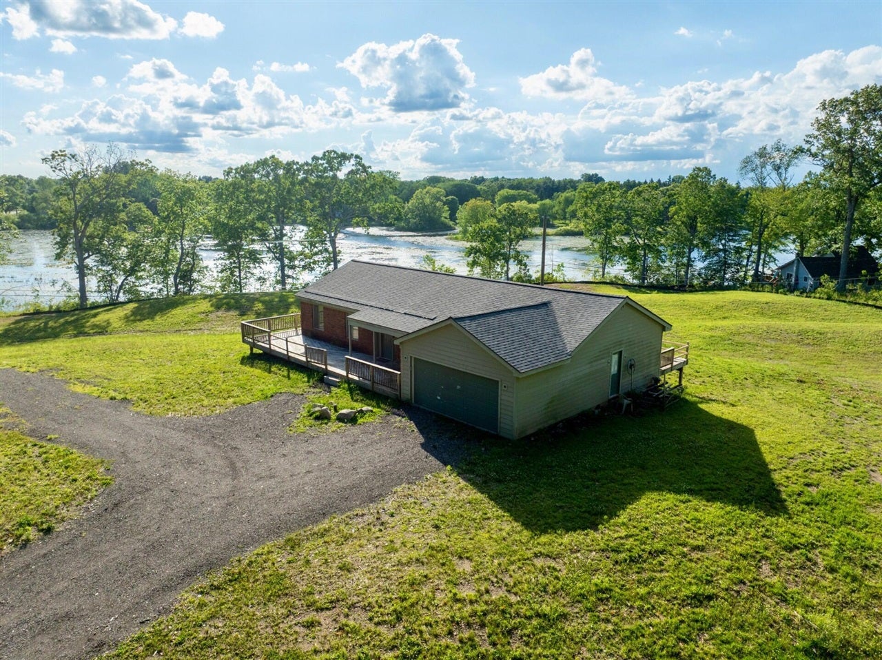 5245 Grass Lake Road — photo