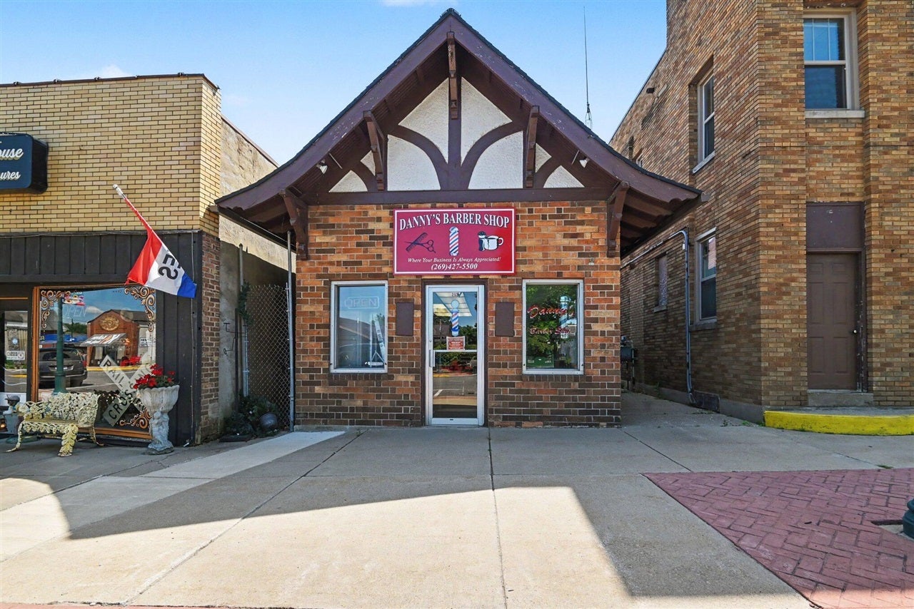 253 W Monroe Street — photo