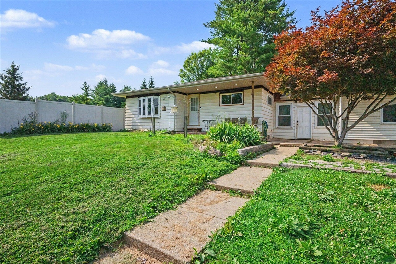 59293 Roberts Road — photo
