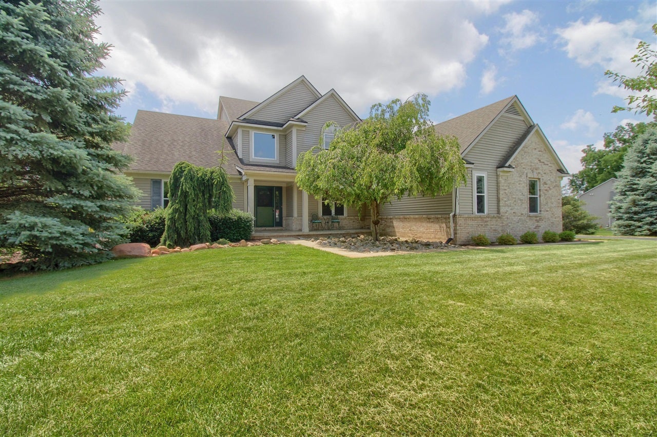 6833 N Meadows Pass — photo