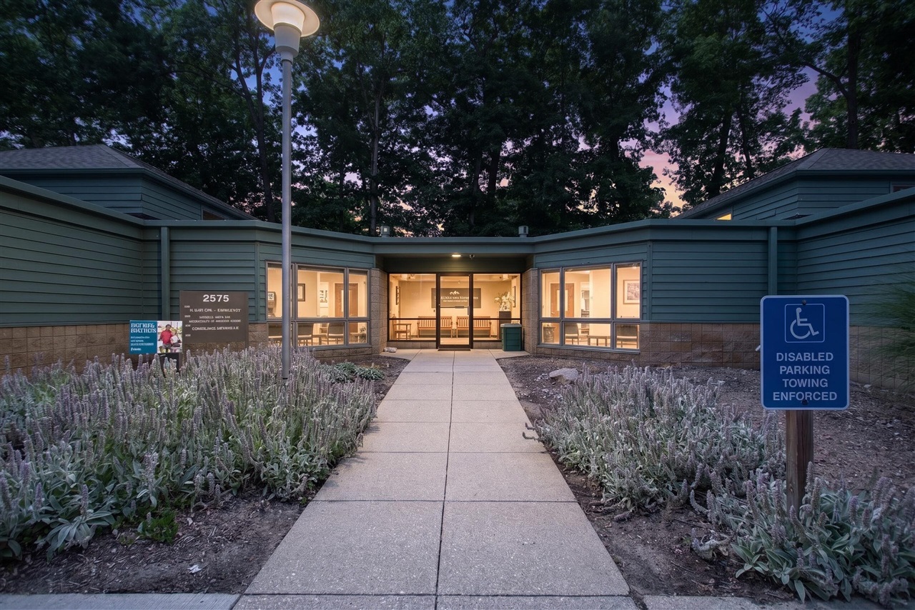 2575 Spring Arbor Road #100, Jackson, MI 49203
