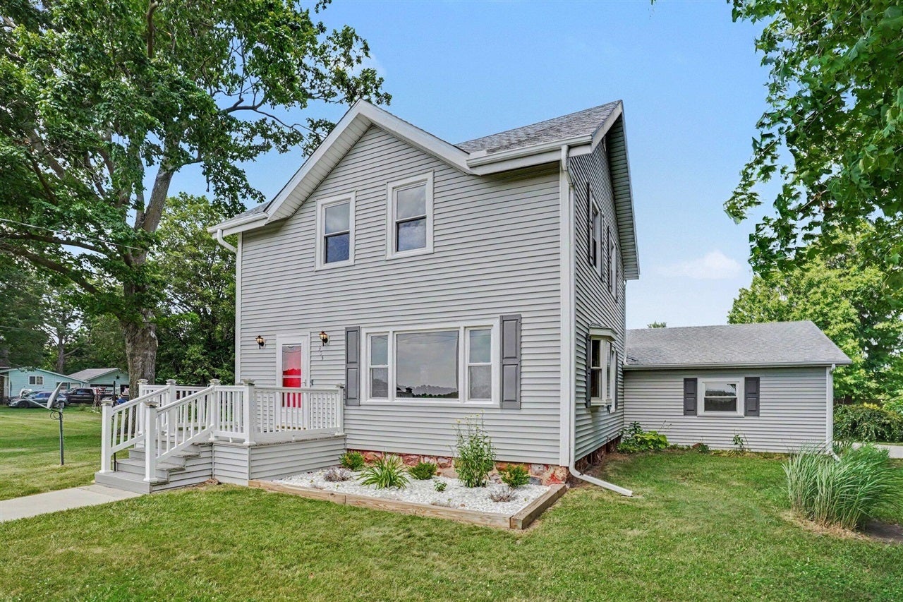 355 E Maple Street — photo
