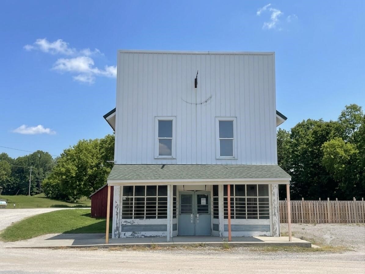 10978 E 8 Mile Road — photo