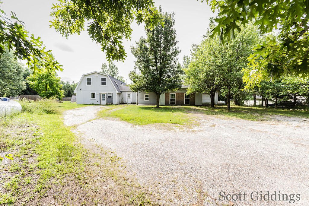 1402 E Deaner Road, Edmore, MI 48829 — photo 3
