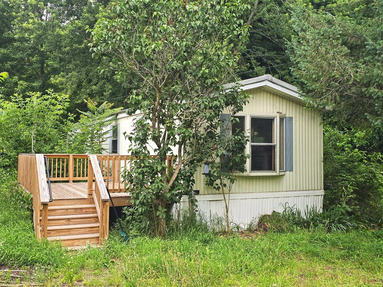 123 Sessions Road — photo