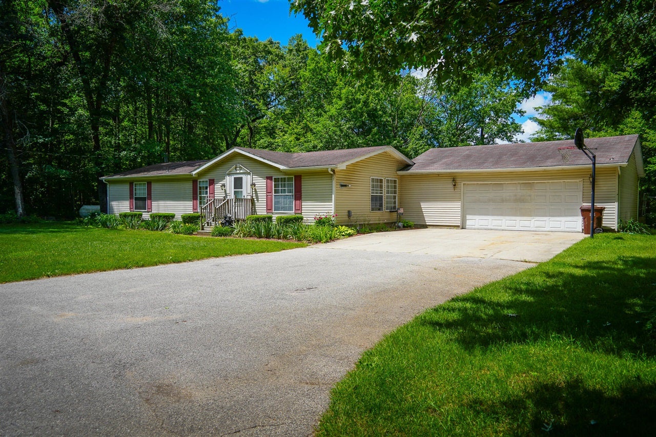 9339 Maple Hill Road — photo