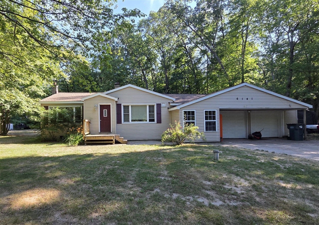 6141 Bell Road — photo