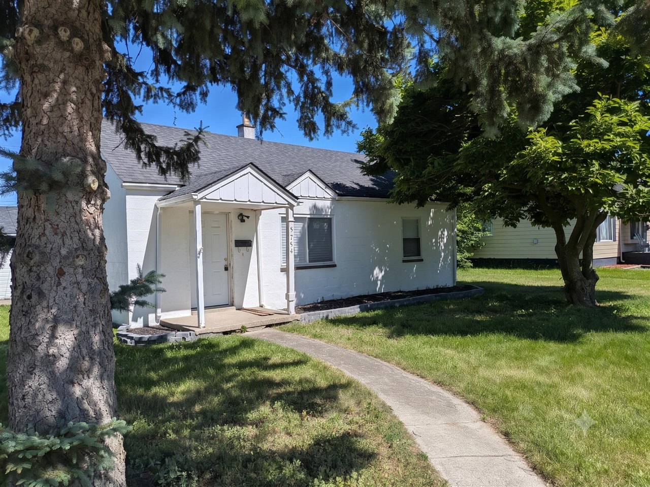5754 Arcola Street — photo