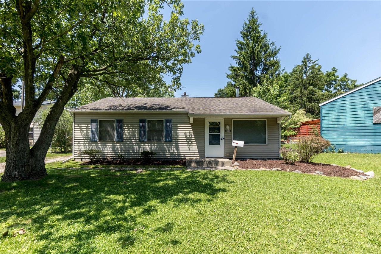 3593 Oakwood Street — photo