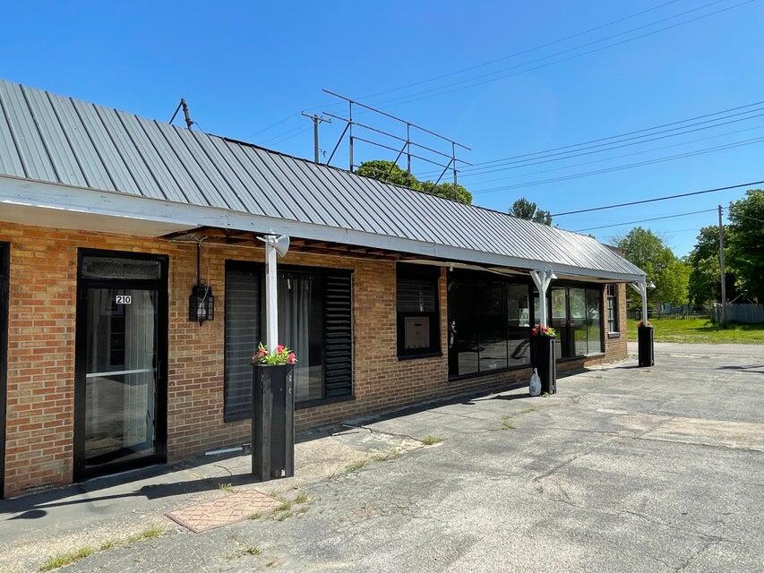 210 E Colby Street — photo