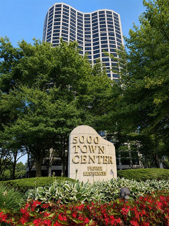 5000 Town Center 908 — photo