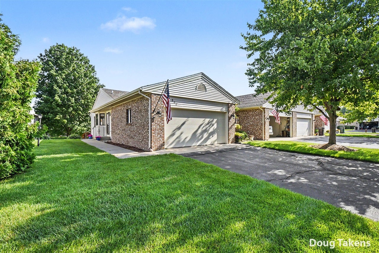 867 Bayou Drive — photo