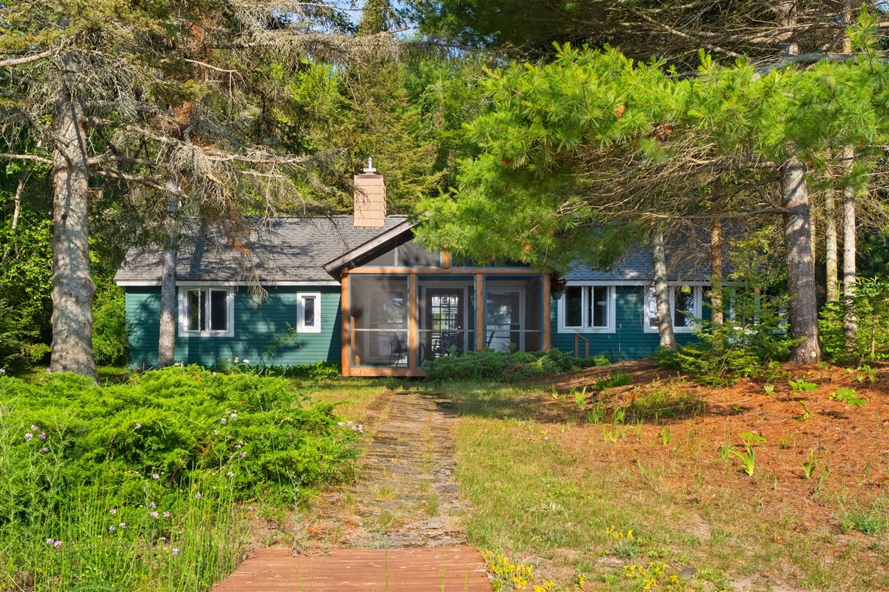 1384 N Lake Huron Shore Drive — photo