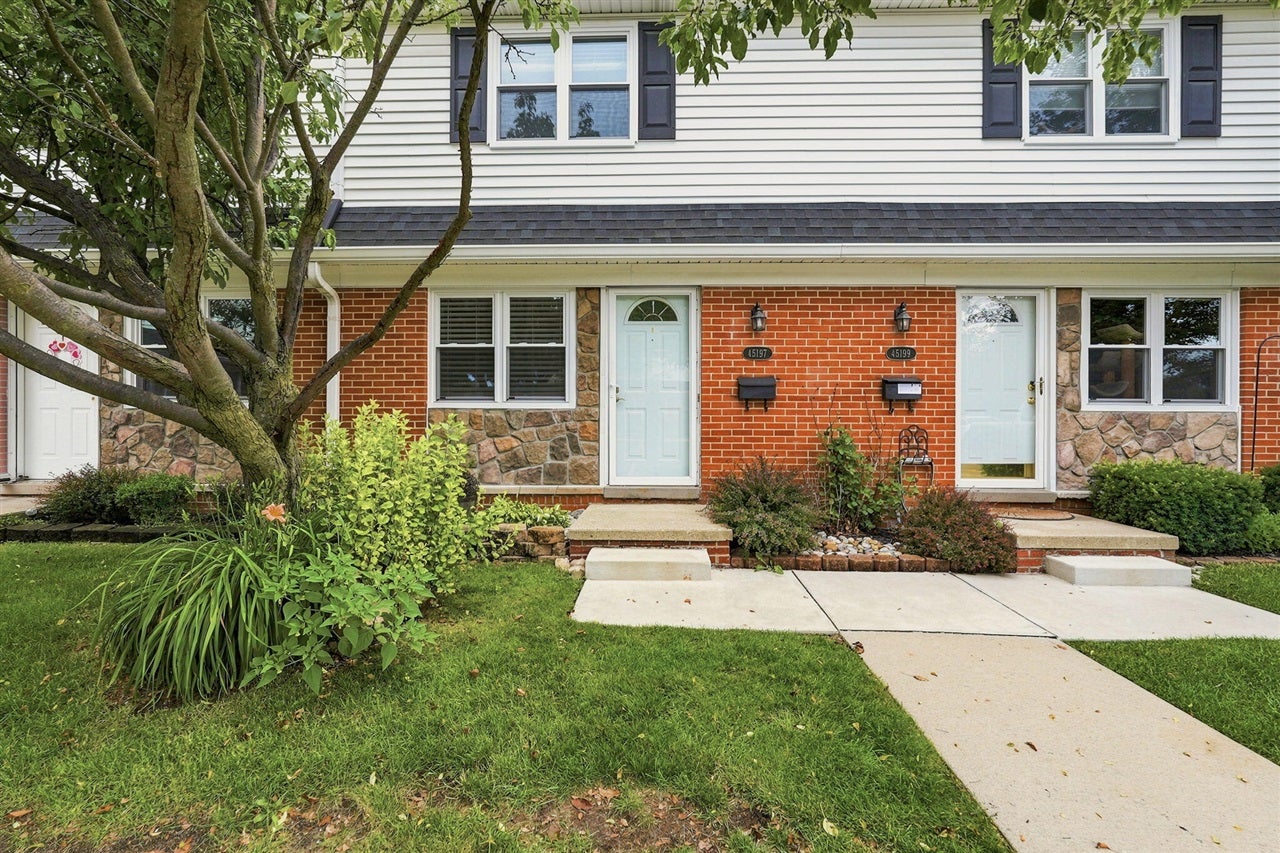 45197 Kensington Street — photo