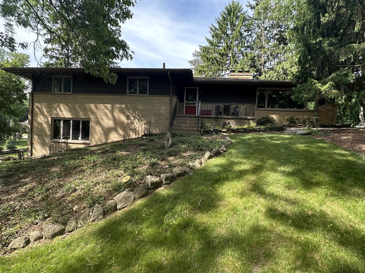 2631 N Maple Road — photo