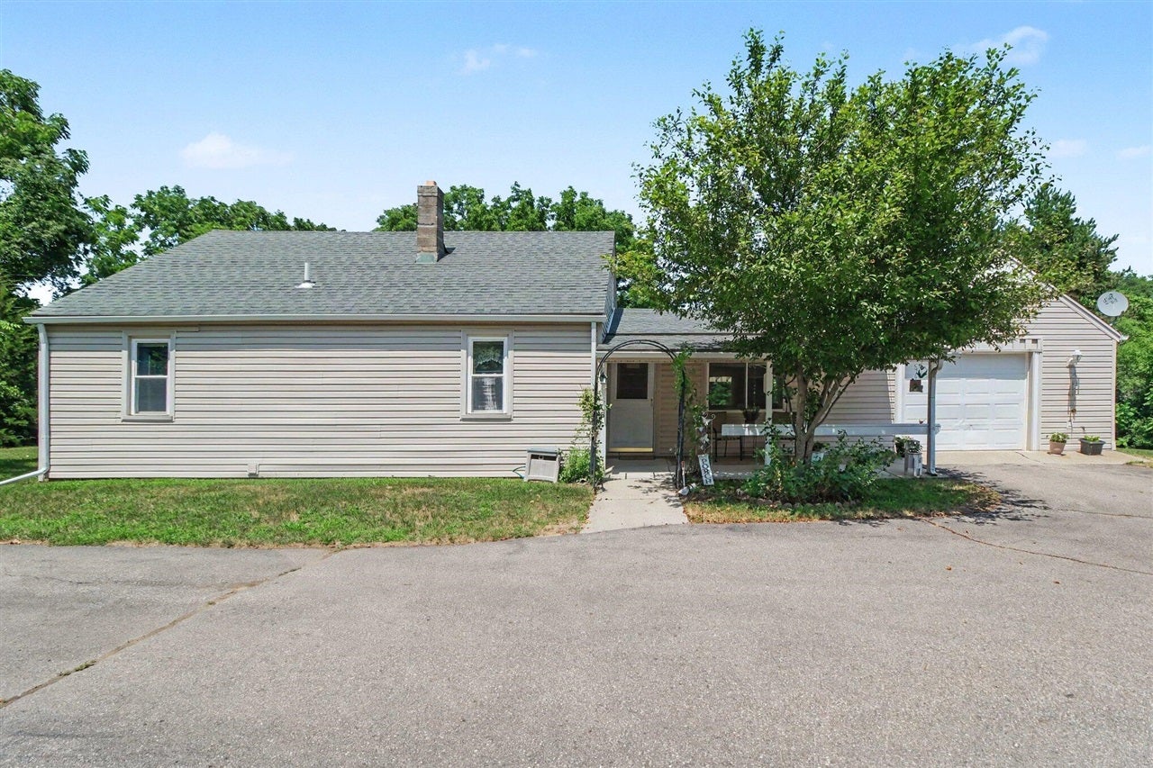 5062 Tyrone Street — photo