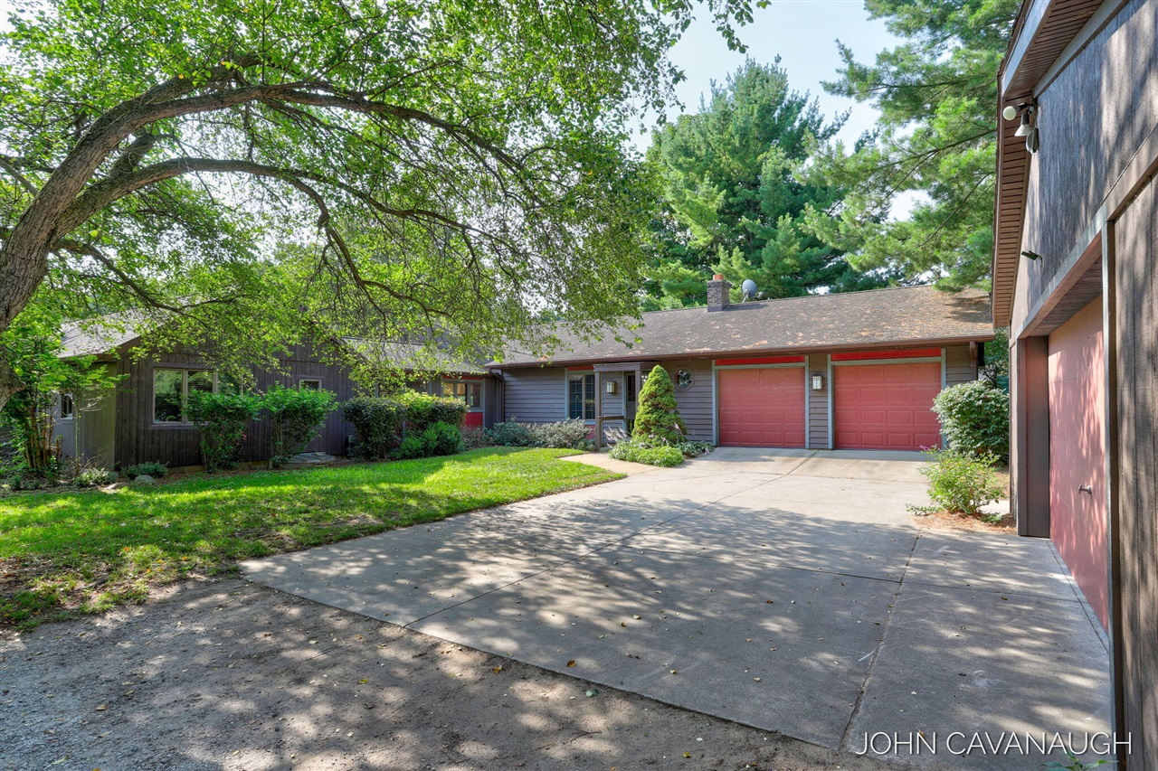 9516 Taft Street — photo